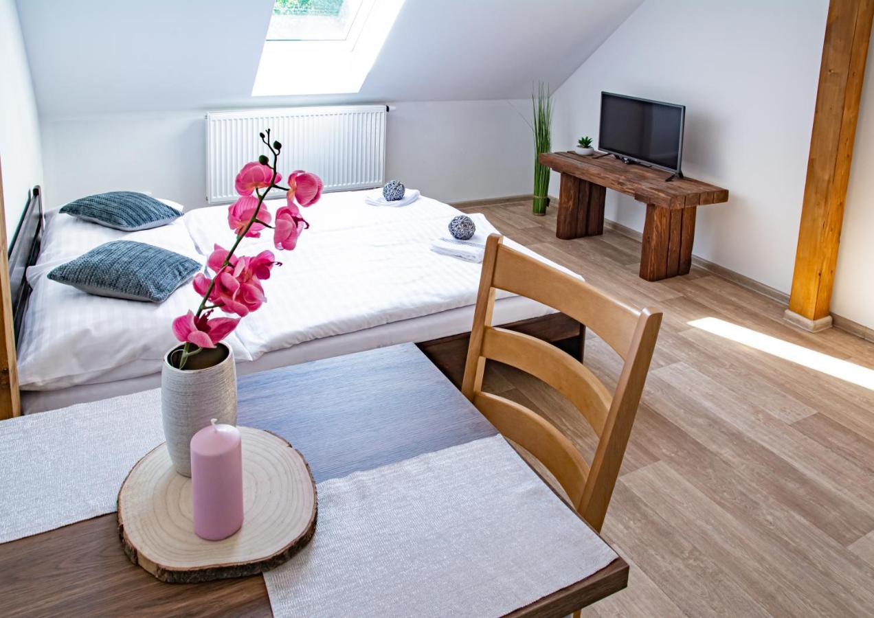 Apartmany Kurojedy Bor Extérieur photo